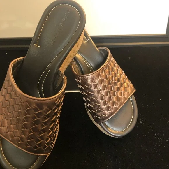 Donald Pliner "Sassy3" Bronze Wedge Platform Heel - Picture 2 of 4